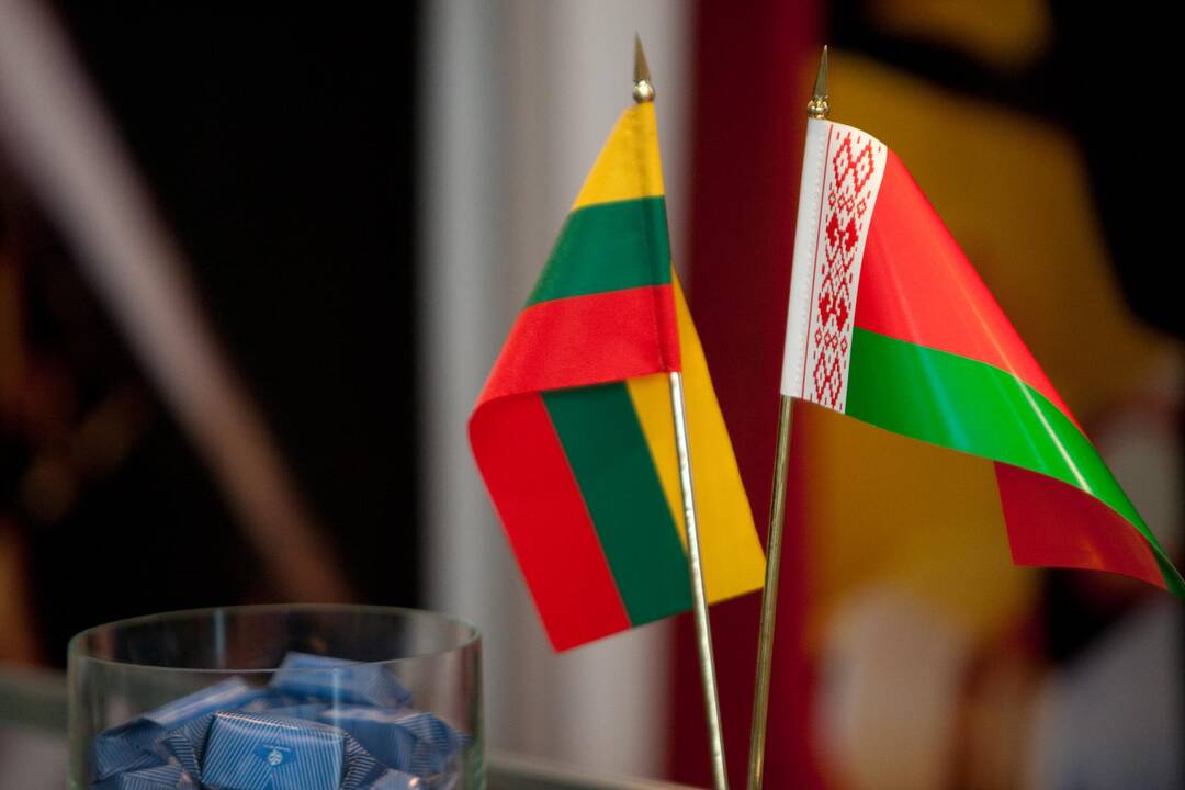 Baltarusijos ambasados patarėjas galimai kliudė automobilį ir pasišalino