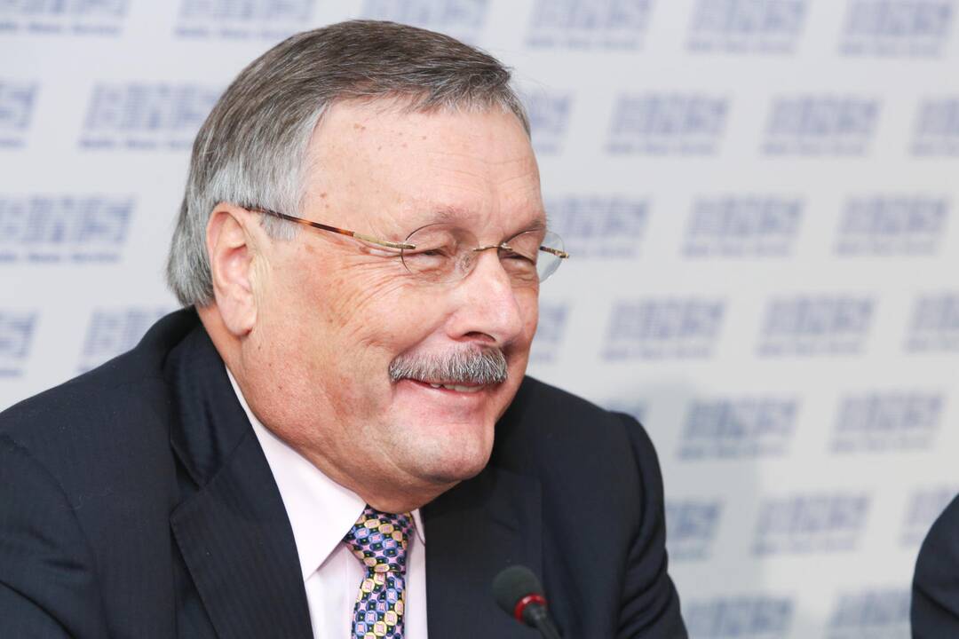 Balta varna: biudžeto netuštino vienintelis Seimo narys S. Brundza