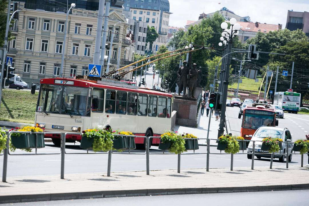 Sostinės autobusai ir troleibusai ketvirtadienį trumpam gali nukrypti nuo grafiko