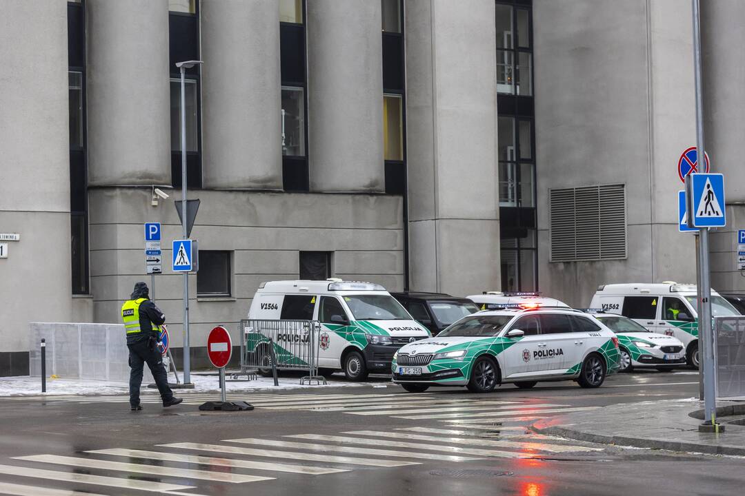 Pareigūnai ruošiasi mitingui prie Seimo