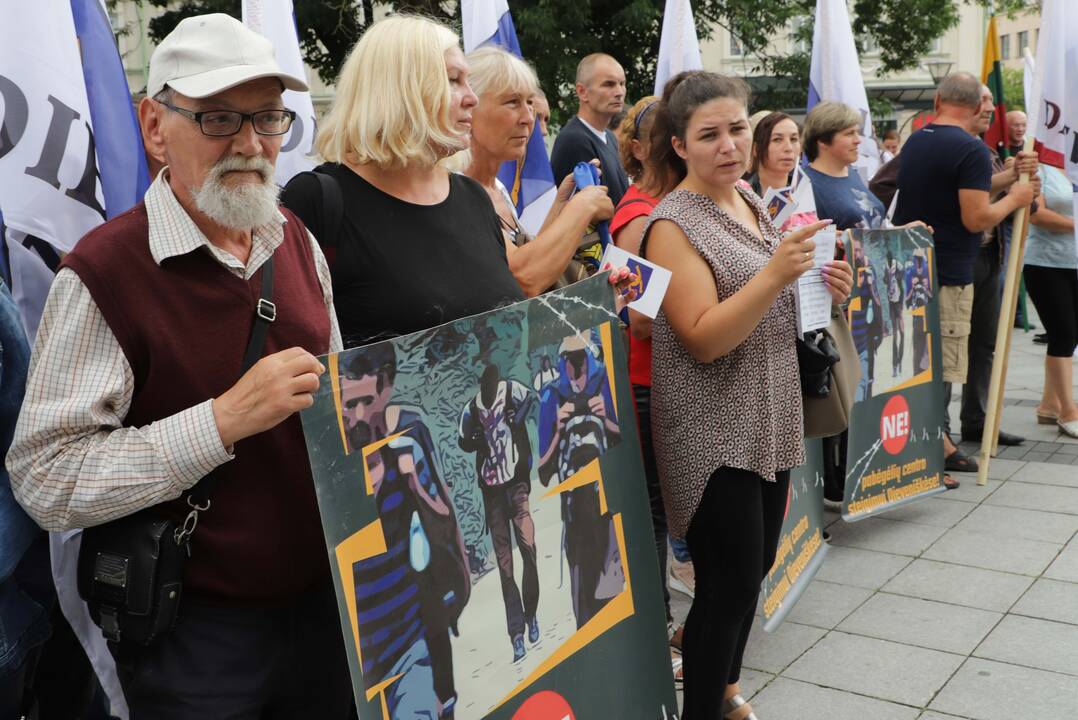 Protestas prie Vyriausybės prieš migrantus