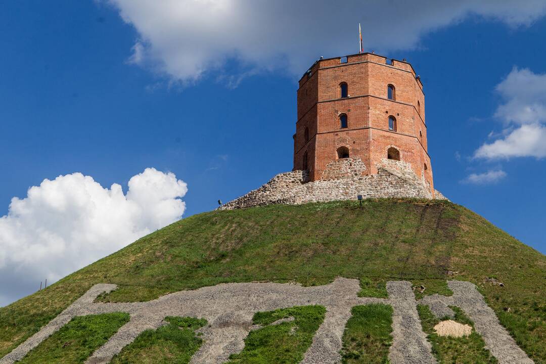 Geologai Gedimino kalną tyrė metus: ar pagaliau pavyks sutvirtinti šlaitus?