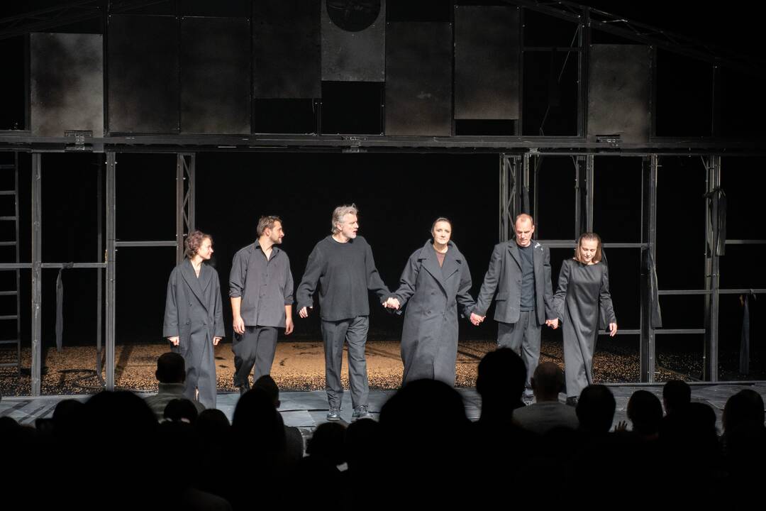 Nacionaliniame Kauno dramos teatre – premjera „Žemė“