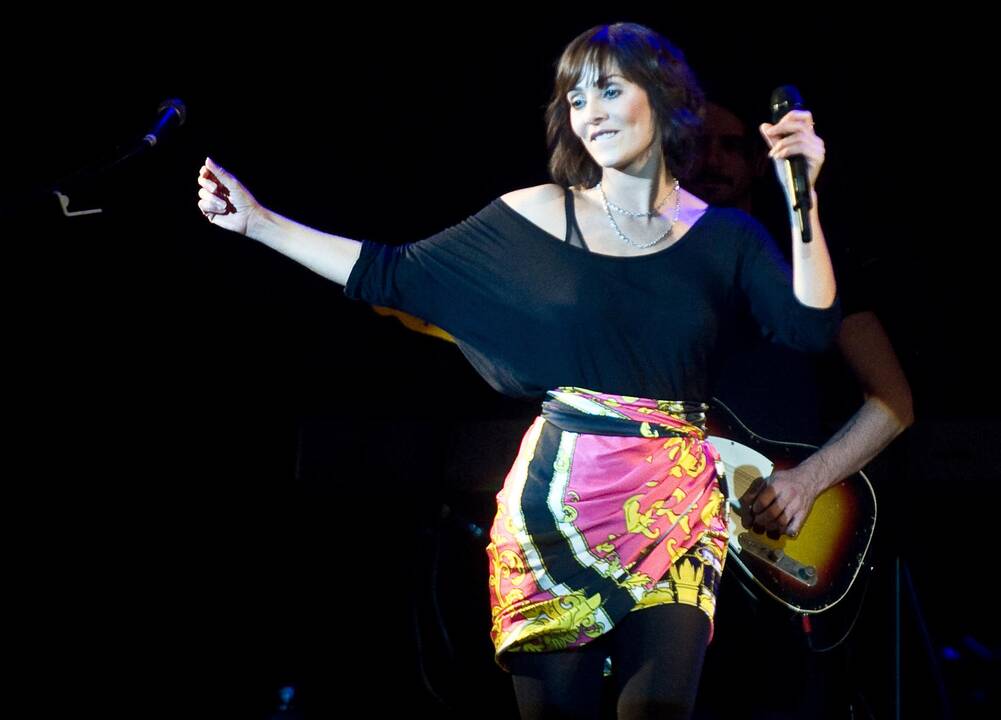 1975 m. gimė australų dainininkė Natalie Imbruglia