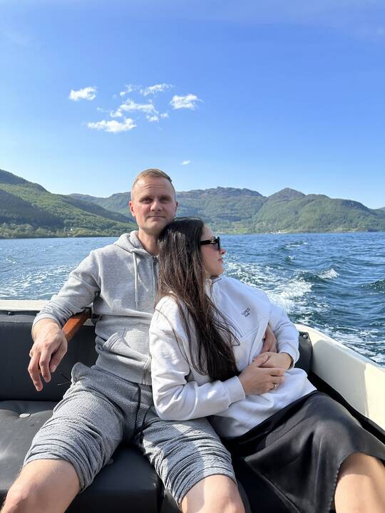  Grožis: šeima Sandeid miestelyje gyvena ant fjordo skardžio, tad vos pravėrus duris, atsiveria nuostabūs vaizdai.
