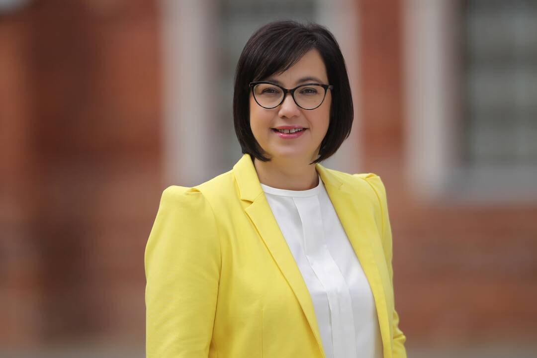 Geriausia: medaliu įvertinta Vaiko gerovės centro „Gynia“ ilgametės darbuotojos, dirbančios su tėvų globos netekusiais vaikais, Reginos Bašinskienės veikla.