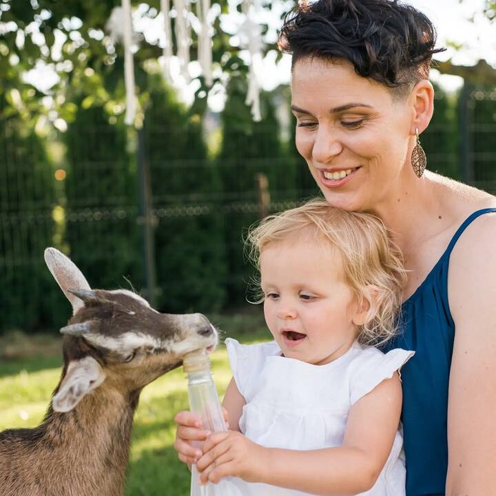 Pokytis: susilaukusi trečiosios dukters, A. Galvanauskė nusprendė palikti samdomą darbą ir pasinėrė į gyvenimą kaime