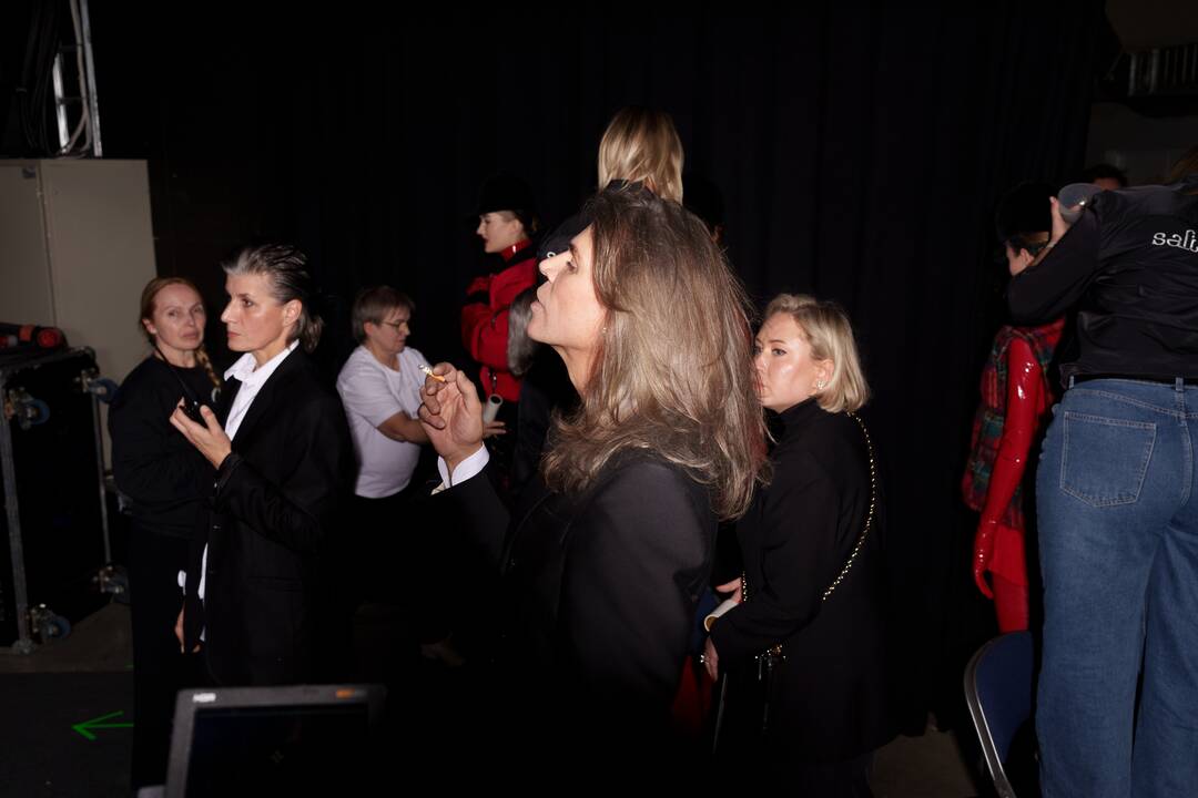 Iššūkiai: „Atrodo, neįmanoma, bet gal pabandom? Ir taip – kaskart, vis keliu kartelę aukščiau ir aukščiau“, – drabužių dizaineris ir teatro kostiumų kūrėjas J. Statkevičius neneigia esantis maksimalistas.
