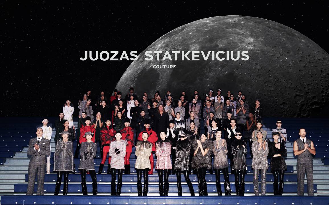 Iššūkiai: „Atrodo, neįmanoma, bet gal pabandom? Ir taip – kaskart, vis keliu kartelę aukščiau ir aukščiau“, – drabužių dizaineris ir teatro kostiumų kūrėjas J. Statkevičius neneigia esantis maksimalistas.