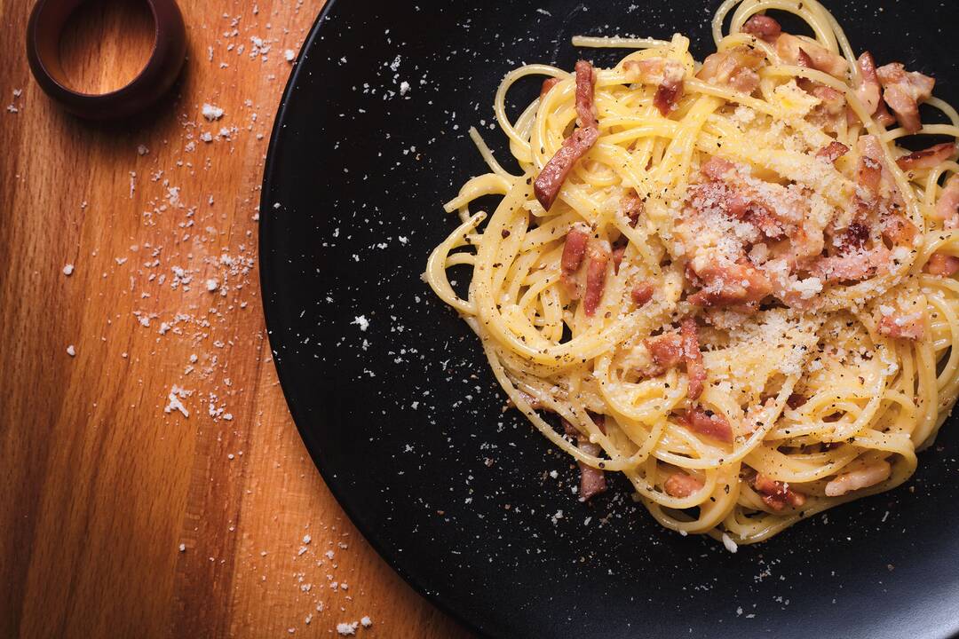 Paradoksas: užsienyje dažnai kyla diskusijų dėl autentiško italų maisto ruošimo, pačioje Italijoje kai kurie ekspertai abejoja, ar tradicinės receptūros iš tikrųjų yra tokios senos, kaip manoma.