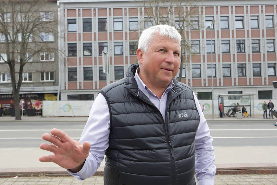 Neišgyveno: miestiečių pamėgtame Sakurų parke šalnos pakando dvi alyvas.