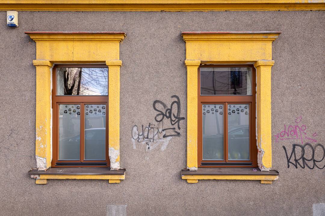 Riba: piešiniai ant pastatų ar kitų objektų be savininko sutikimo yra vandalizmas.