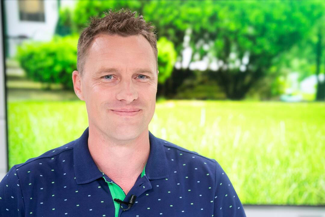 Anksti: nereikėtų skubėti tvarkyti vejos – žolė dar miega.