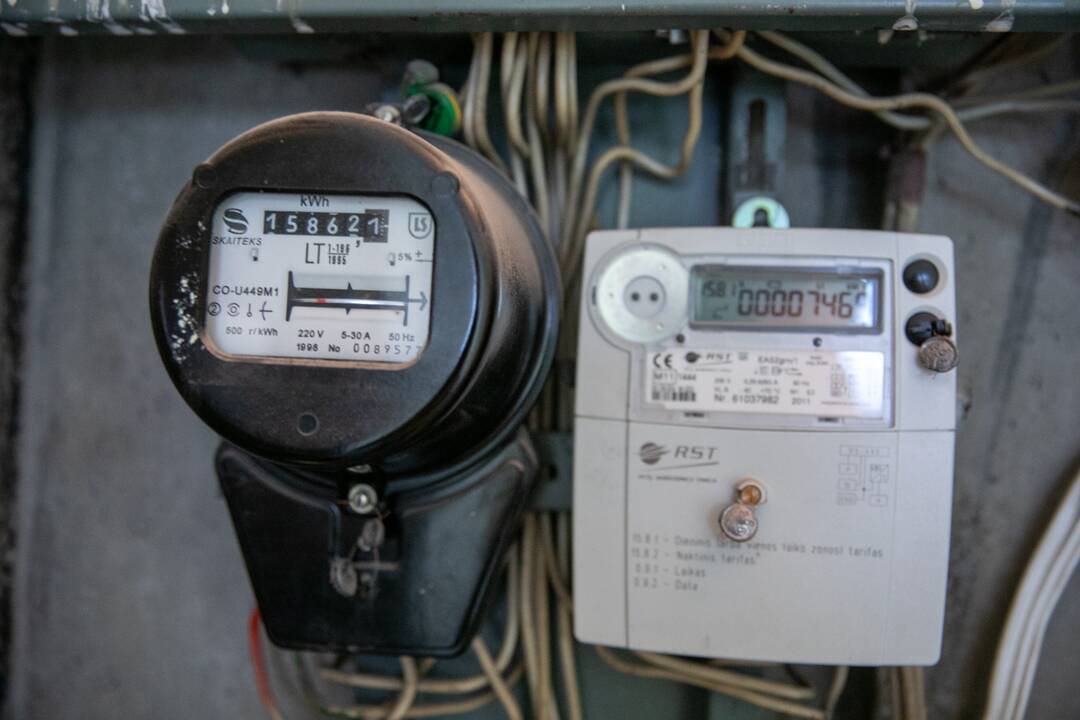 VERT: visuomeninės elektros kainos didėja apie 2 kartus, su kompensacija – apie 40 proc.
