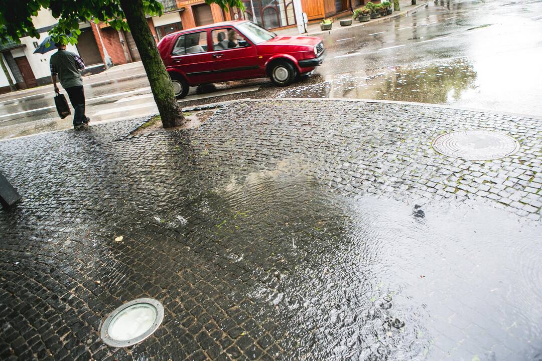 Kauną užklupo stiprus lietus