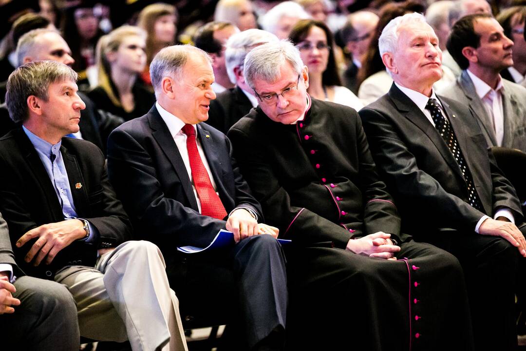 LSMU diplomų įteikimas