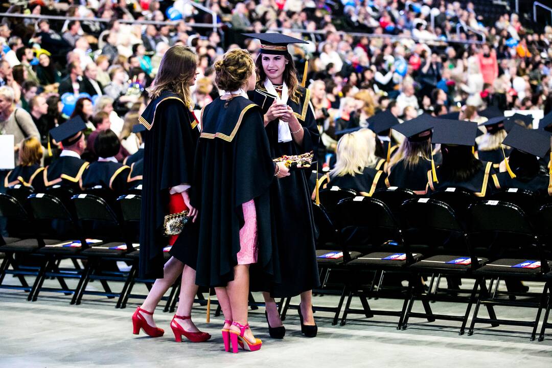 LSMU diplomų įteikimas