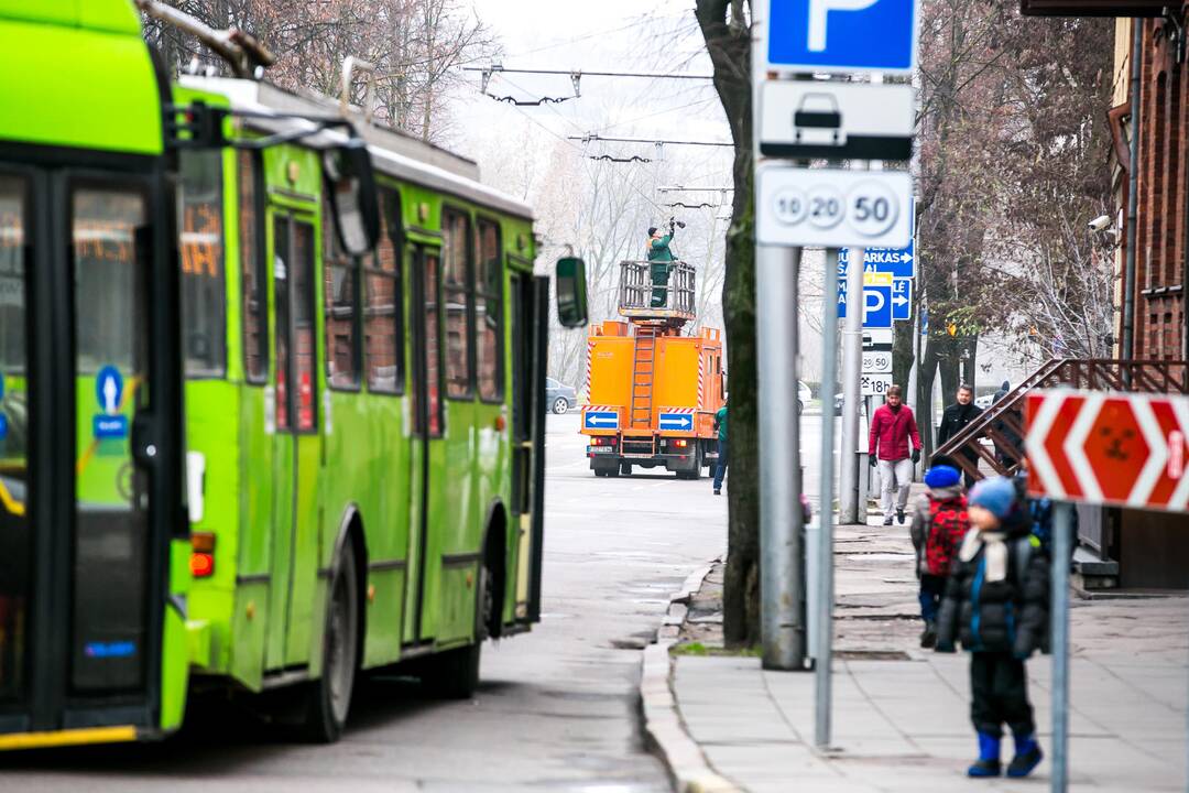 Kaune sutriko troleibusų eismas