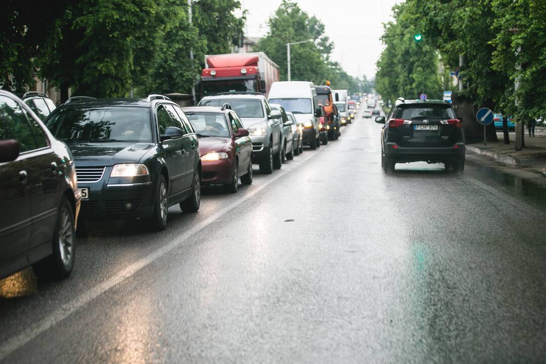 Po stiprios liūties patvino Kauno gatvės