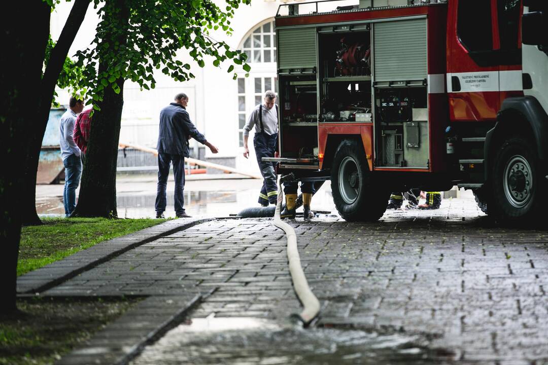 Po stiprios liūties patvino Kauno gatvės
