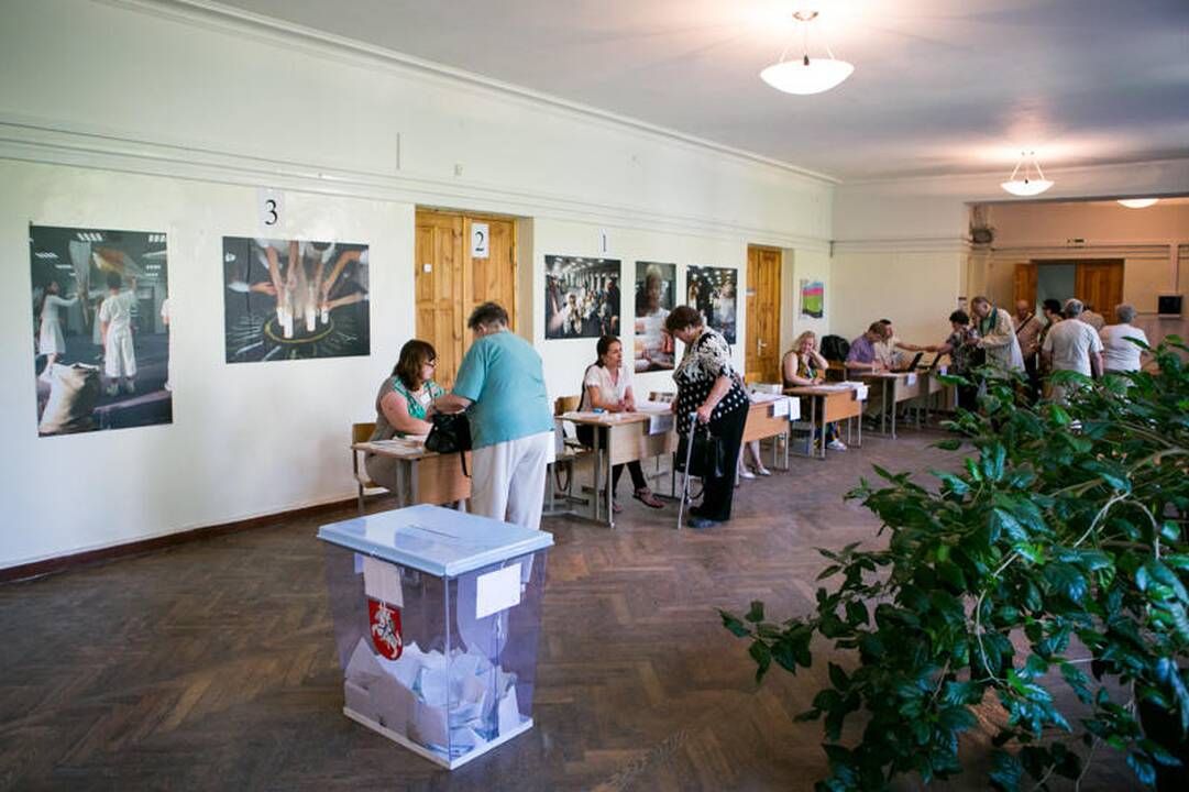Kauniečiai balsuoja prezidento ir EP rinkimuose