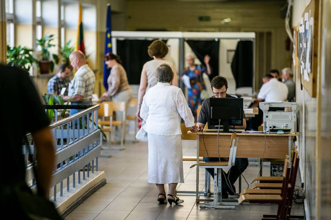 Kauniečiai balsuoja prezidento ir EP rinkimuose