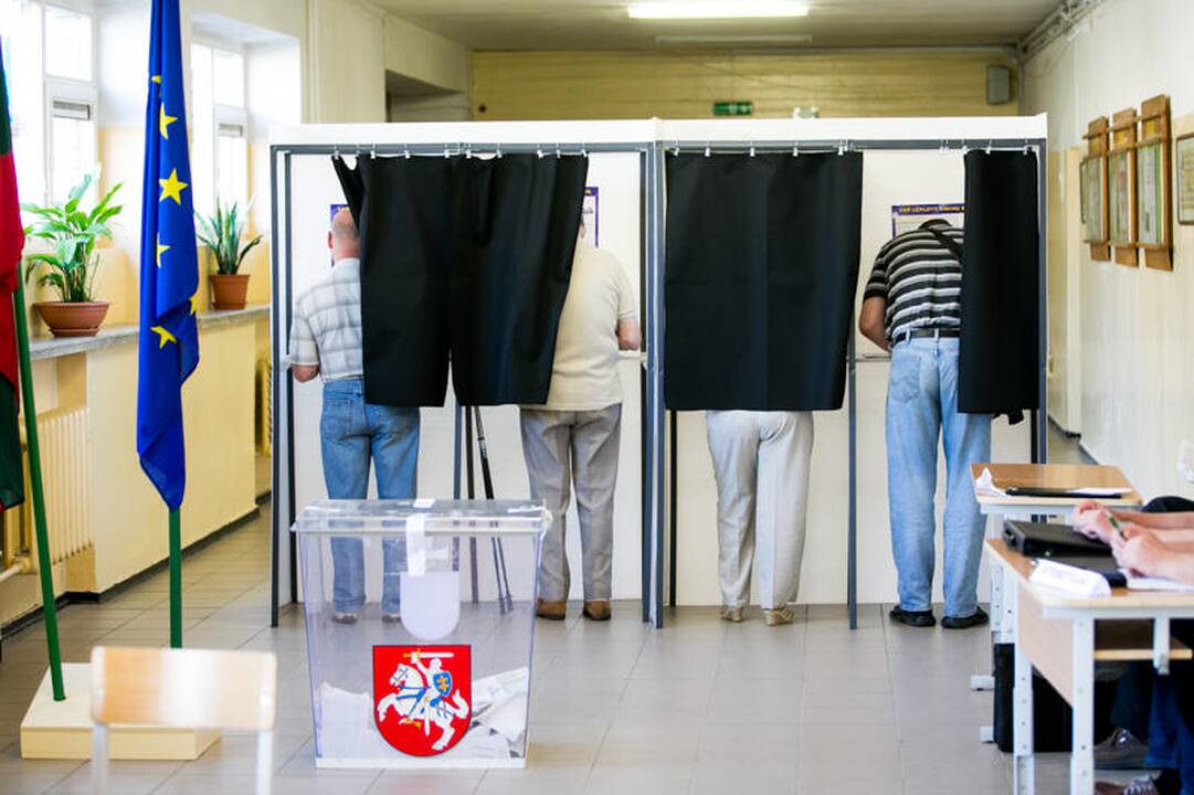 Kauniečiai balsuoja prezidento ir EP rinkimuose