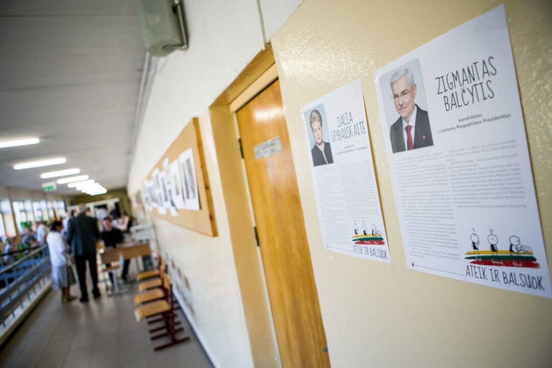 Kauniečiai balsuoja prezidento ir EP rinkimuose