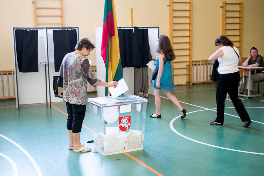 Kauniečiai balsuoja prezidento ir EP rinkimuose
