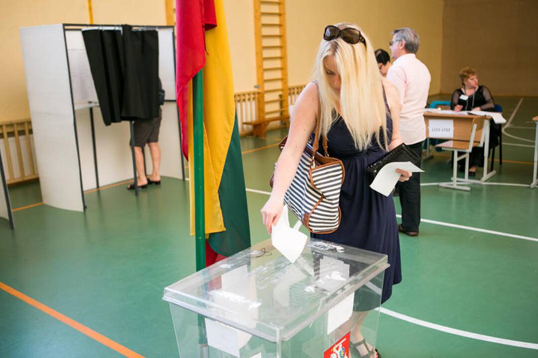 Kauniečiai balsuoja prezidento ir EP rinkimuose