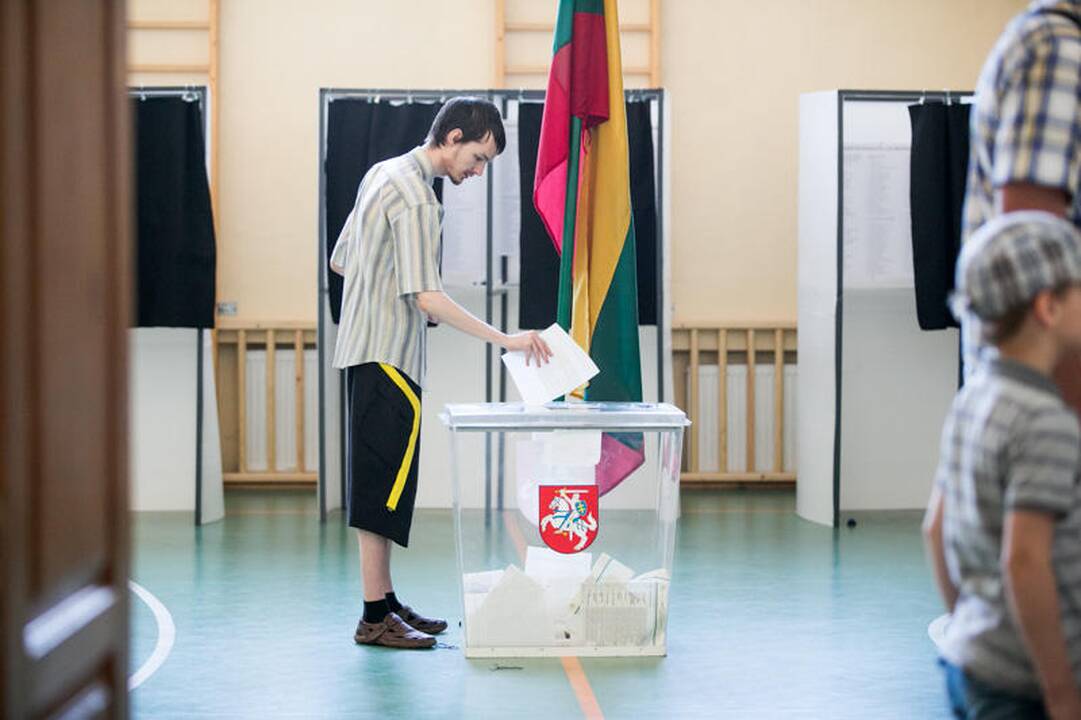 Kauniečiai balsuoja prezidento ir EP rinkimuose