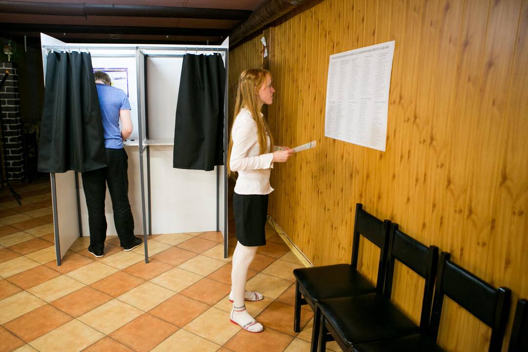 Kauniečiai balsuoja prezidento ir EP rinkimuose