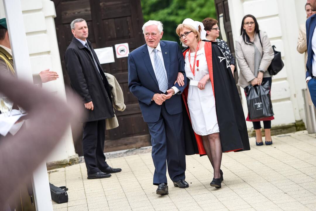 Prezidentui V. Adamkui suteiktas Maltiečių garbės nario vardas 