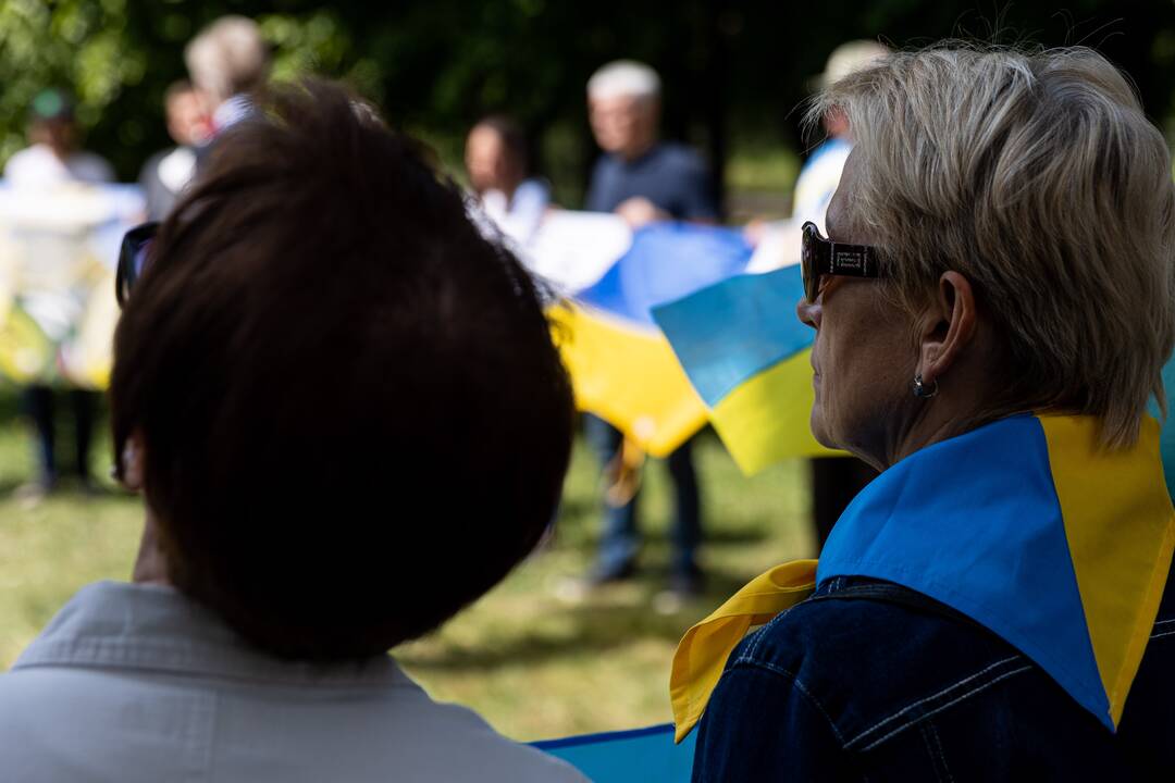 Protestas prie Rusijos ambasados dėl Ukrainoje grobiamų vaikų