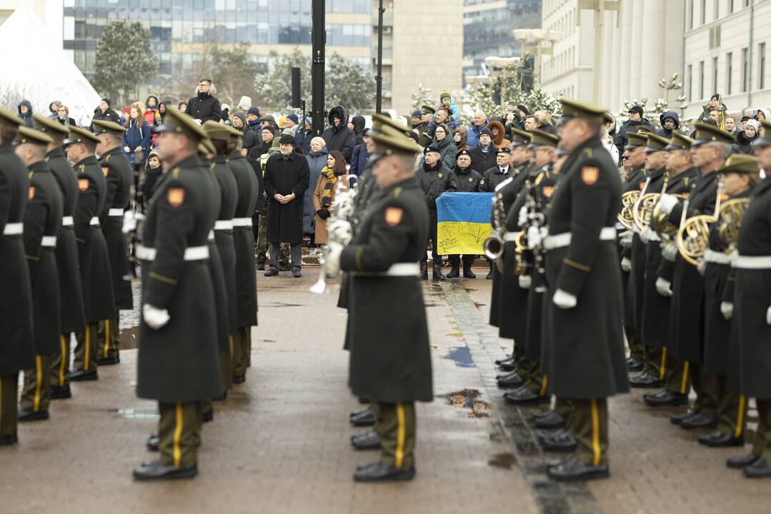 Valstybės vėliavos pakėlimo ceremonija Nepriklausomybės aikštėje 2024 m.