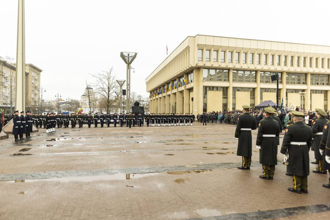 Valstybės vėliavos pakėlimo ceremonija Nepriklausomybės aikštėje 2024 m.