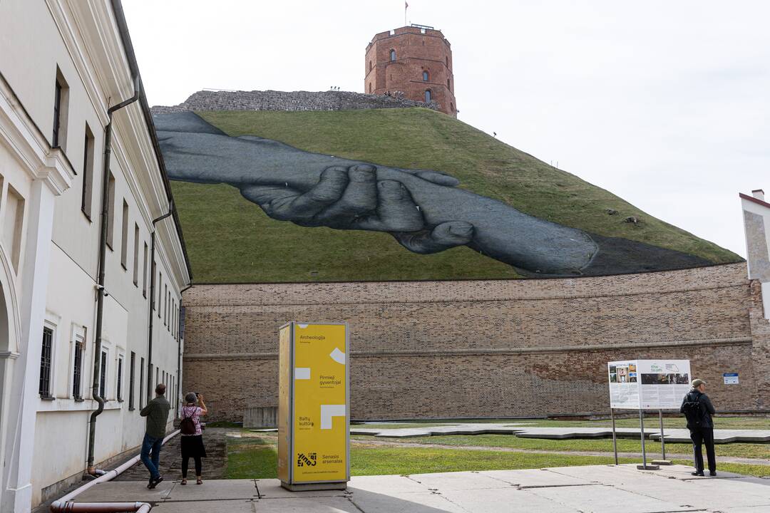 Prancūzų menininko Saype freska ant Gedimino kalno