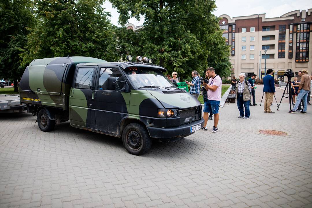 Protestas prie Seimo: reikalauja užkirsti kelią į Lietuvą migrantams