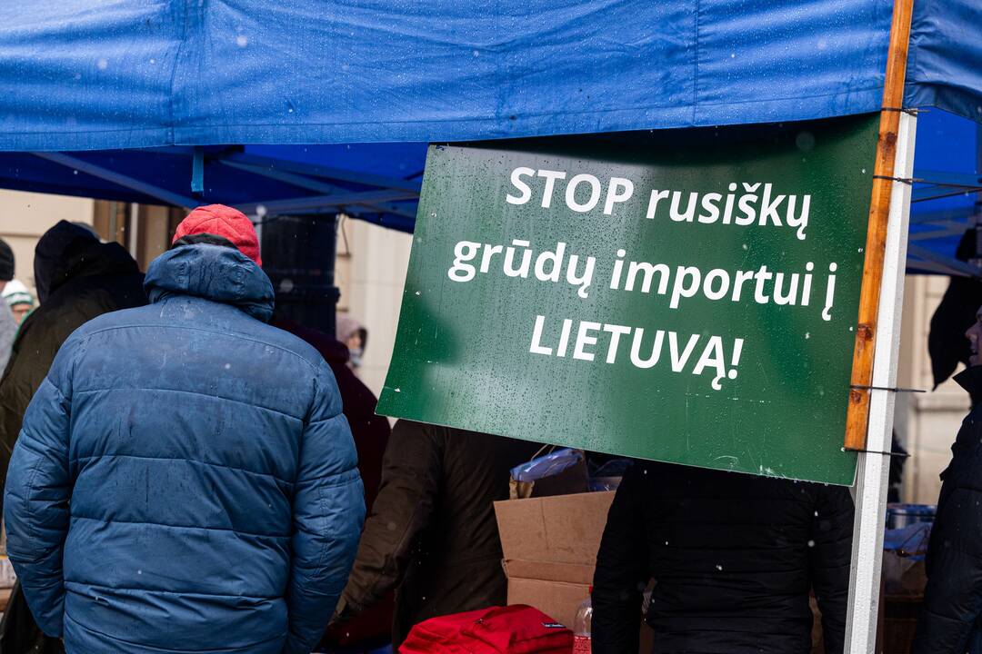 Vilniuje tęsiasi žemdirbių mitingas