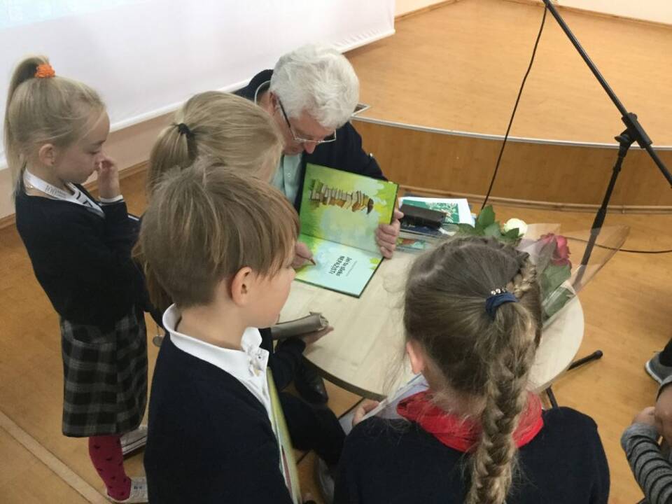 Įvertinimas: 2001-aisiais Kauno rajono viešosios bibliotekos direktorei I.V.Stančiauskienei buvo suteiktas Metų bibliotekininko vardas, o 2002 m. ji apdovanota Didžiojo Lietuvos kunigaikščio Gedimino 1-ojo laipsnio medaliu