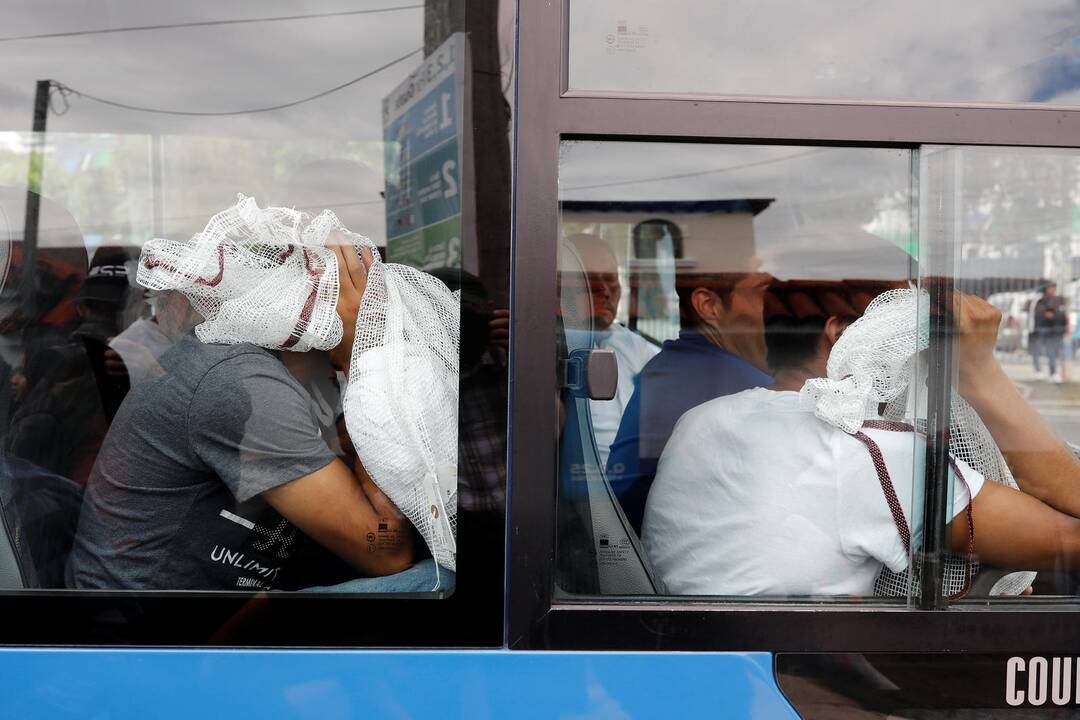 Turkijoje apsivertus mikroautobusui žuvo 15 žmonių