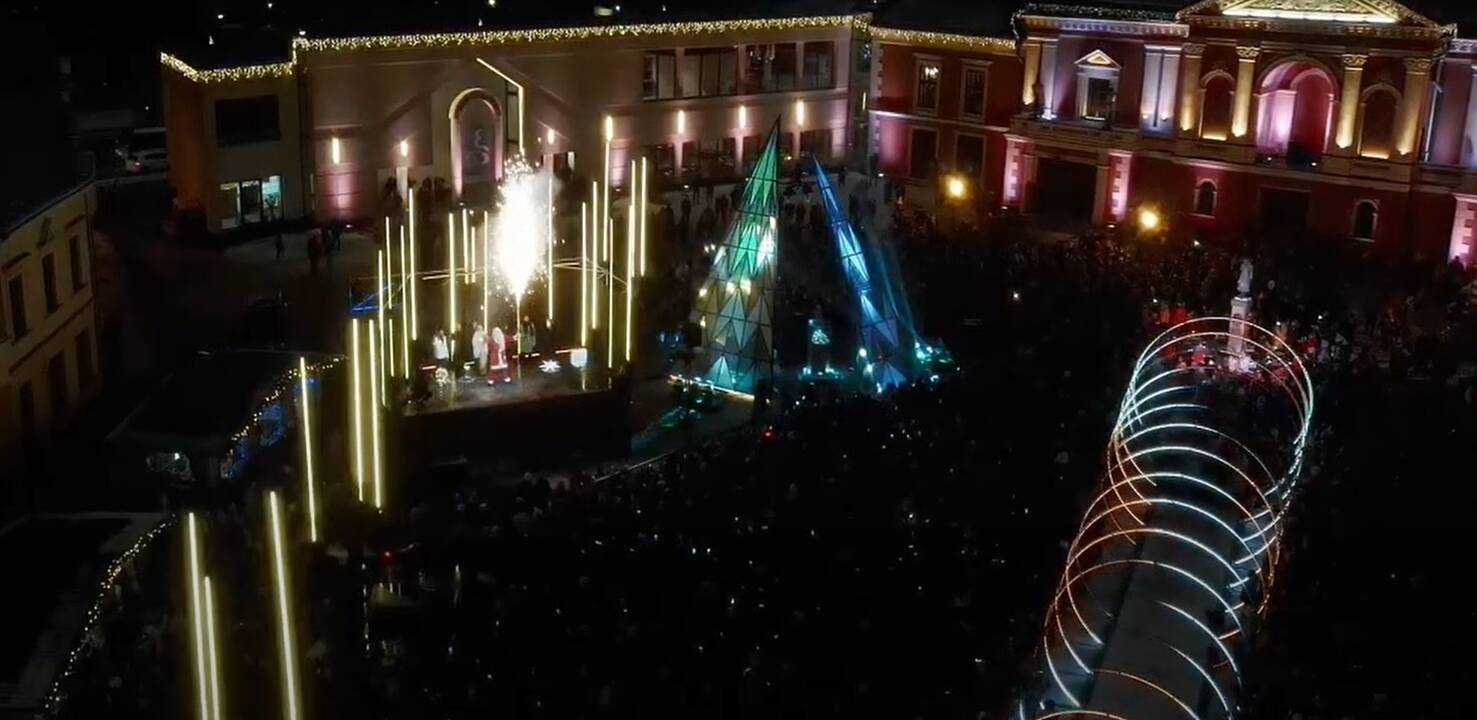 Atima žadą: Kalėdų eglės Klaipėdoje įžiebimas iš paukščio skrydžio