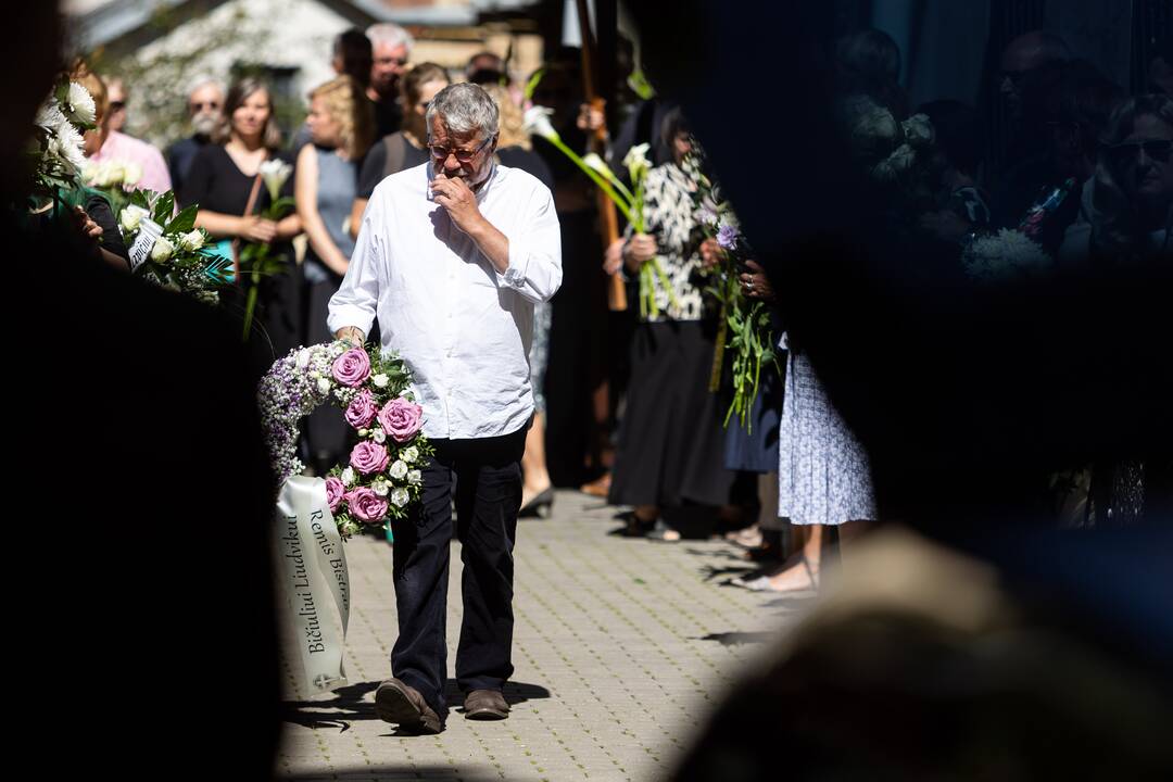 Rašytojo L. Jakimavičiaus laidotuvės