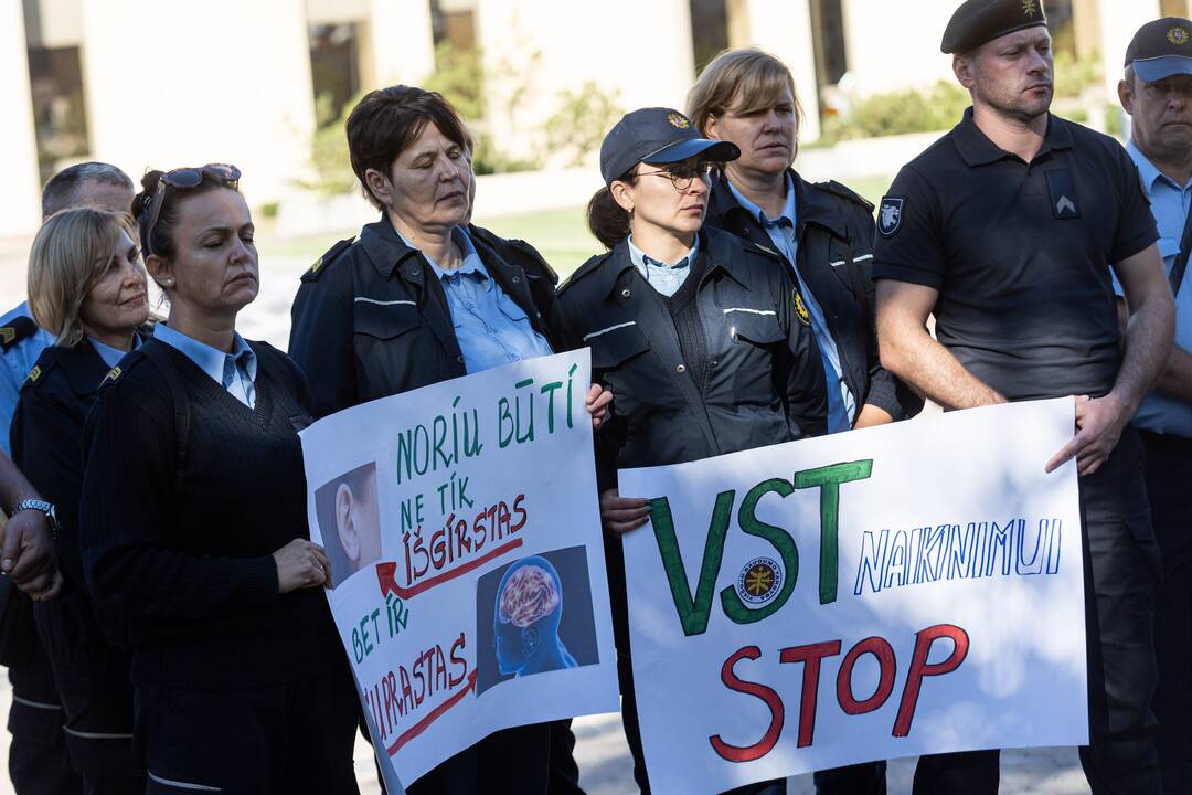 VST pareigūnų protestas