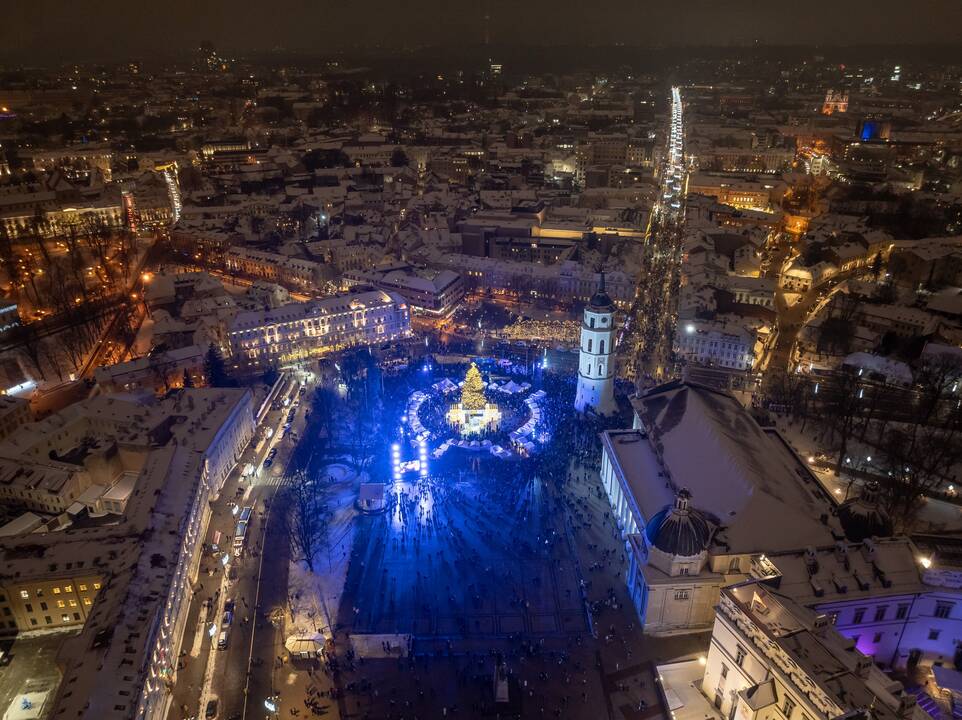 Vilniuje įžiebta Kalėdų eglė 2023