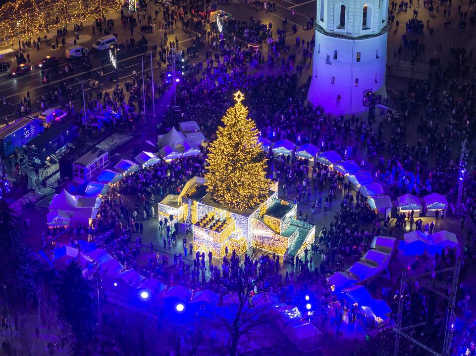 Vilniuje įžiebta Kalėdų eglė 2023