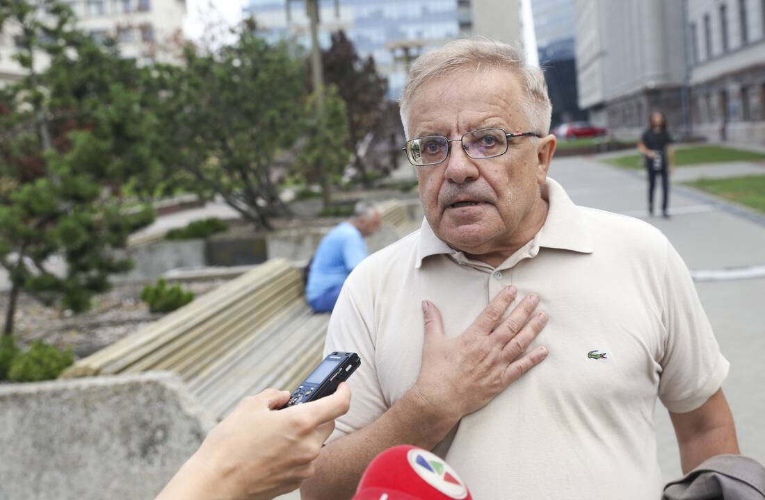 Protestas prie Seimo: reikalauja užkirsti kelią į Lietuvą migrantams