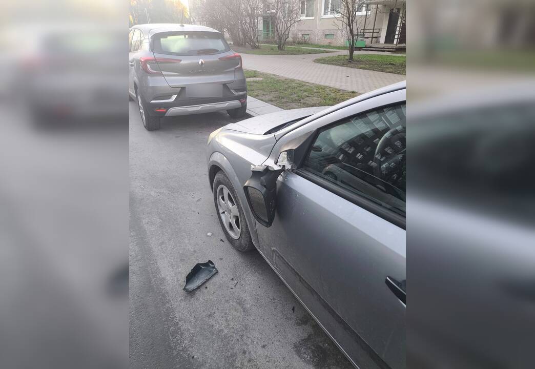 Nesikeičia: ar atsiras kaltininkas, nulaužęs automobilio veidrodėlį? Tikimybė esanti menka.