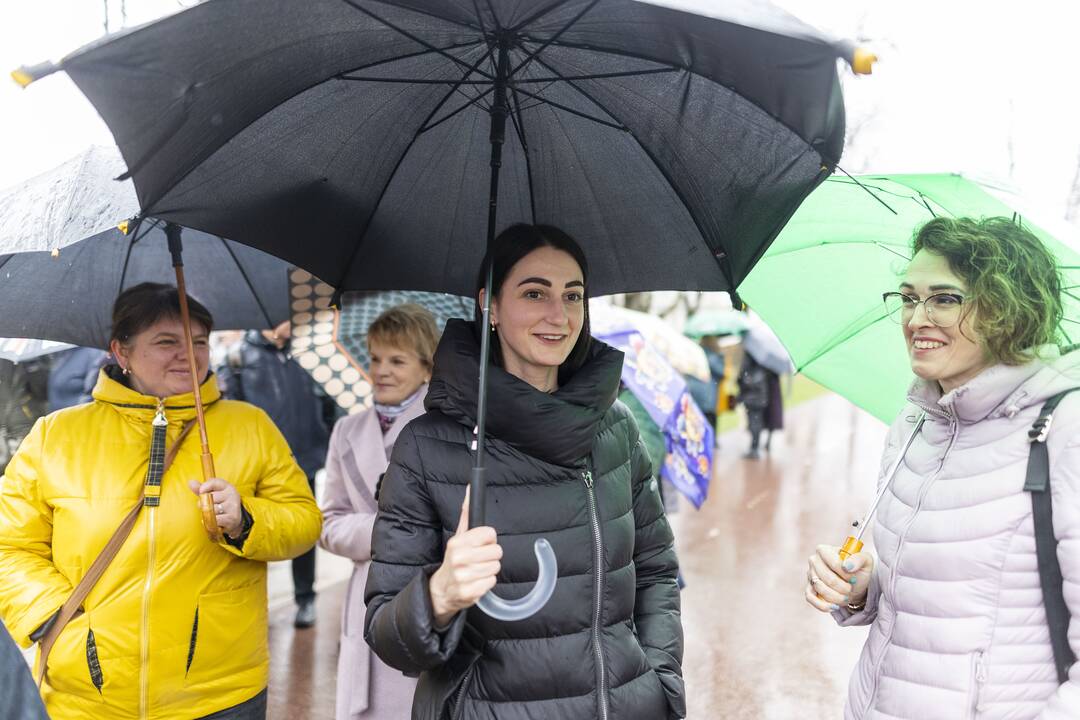 Mitingas „Apginti tautinių mažumų mokyklas Trakų rajone“