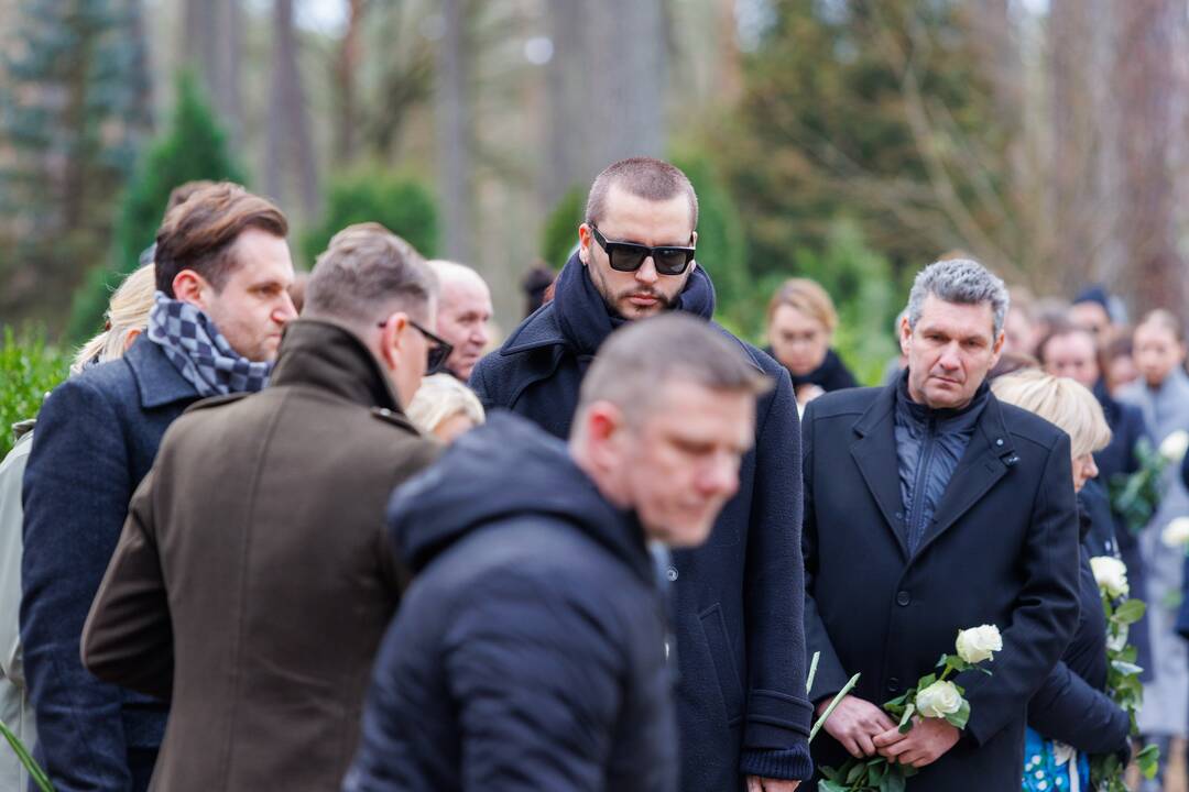 A. Jagelavičiūtės laidotuvės Karmėlavos kapinėse